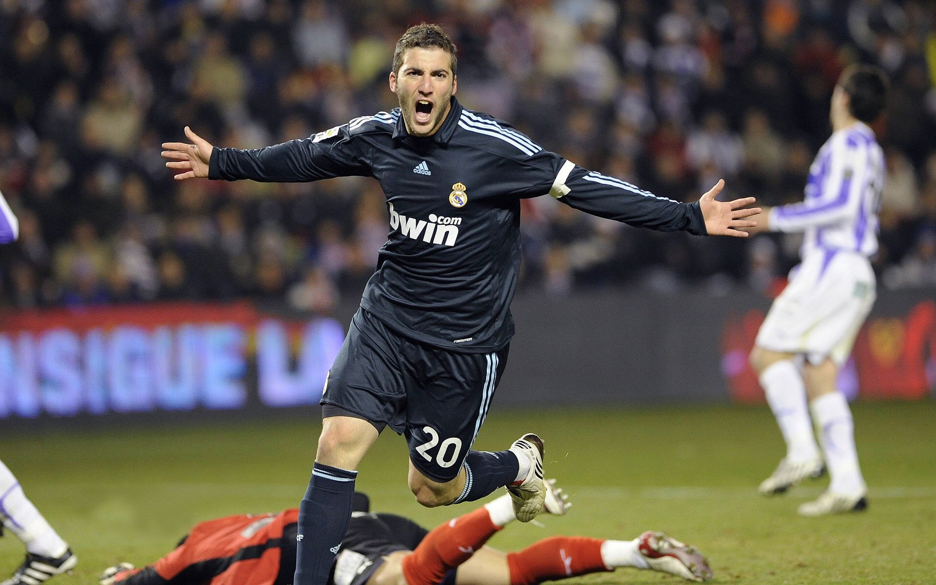 美加墨世界杯之夜，伦纳德赛后评分拉满，定义何为唯一性的表演