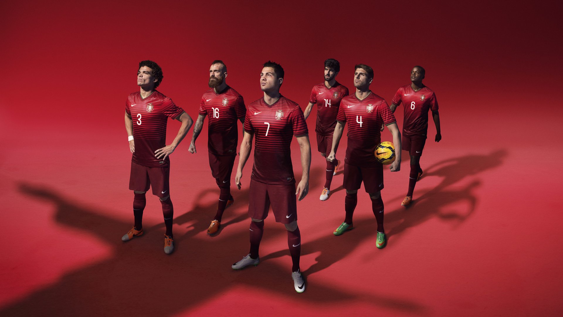 F1引擎撕裂街道之夜，库里用存在感重新定义跨界传奇